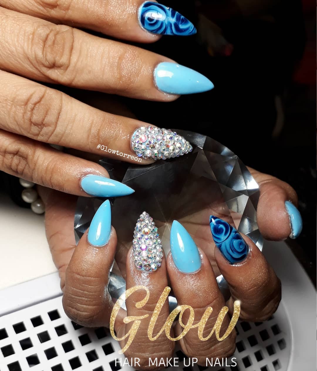 # nails #blue # unhas decoradas # decoraciondeuñas #nails #Glowtorreon #glownails ...